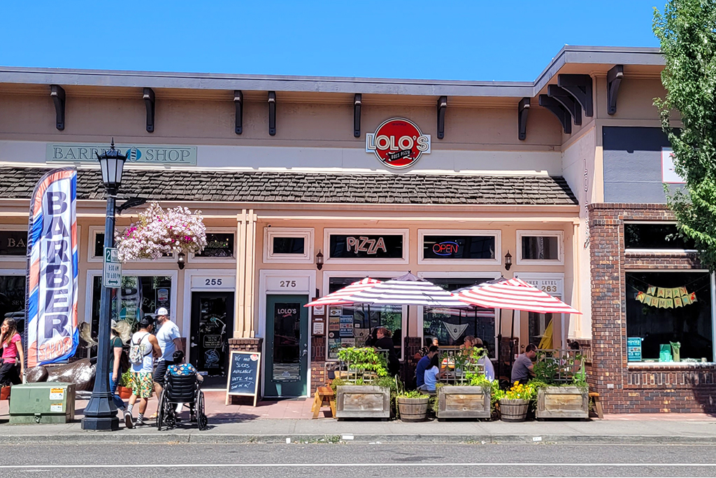 Restaurant LOLO's in Troutdale