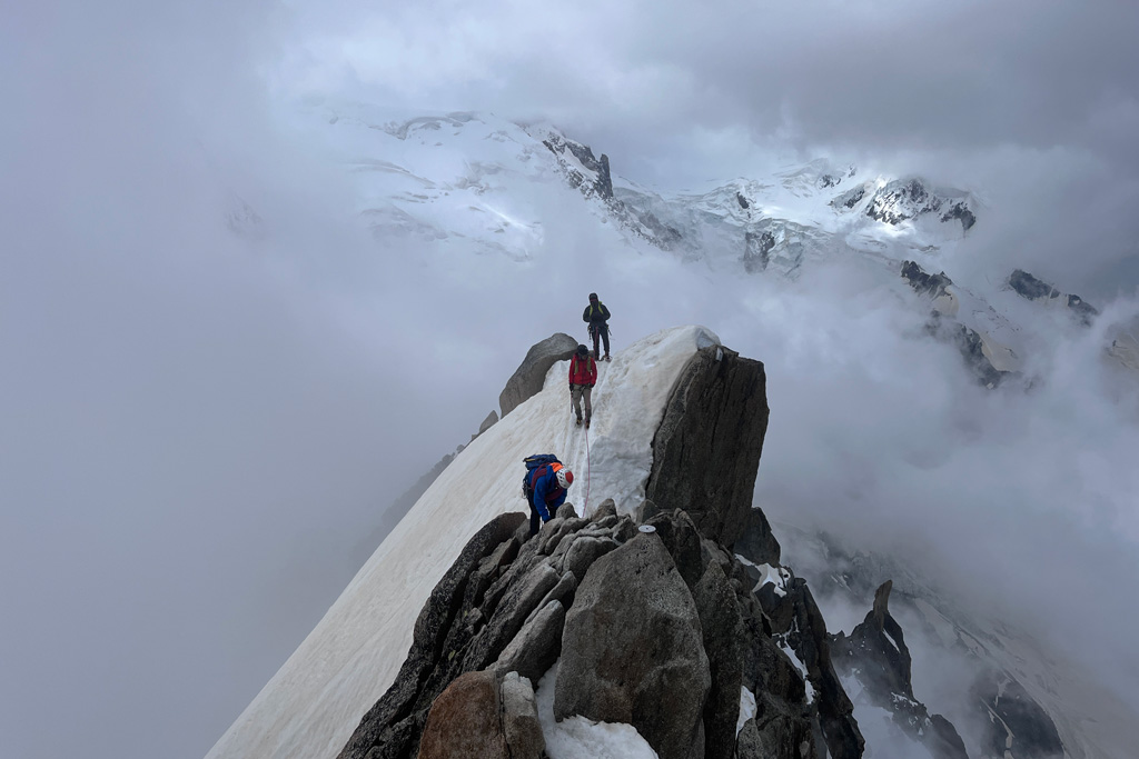 Bergsteiger am Aiguille du Midi